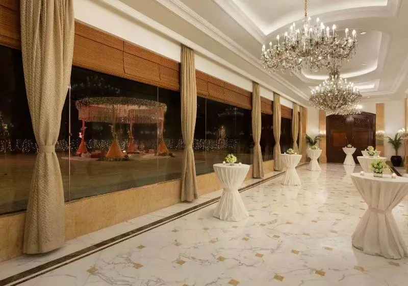 ホテル Shangrila Eros, New Delhi