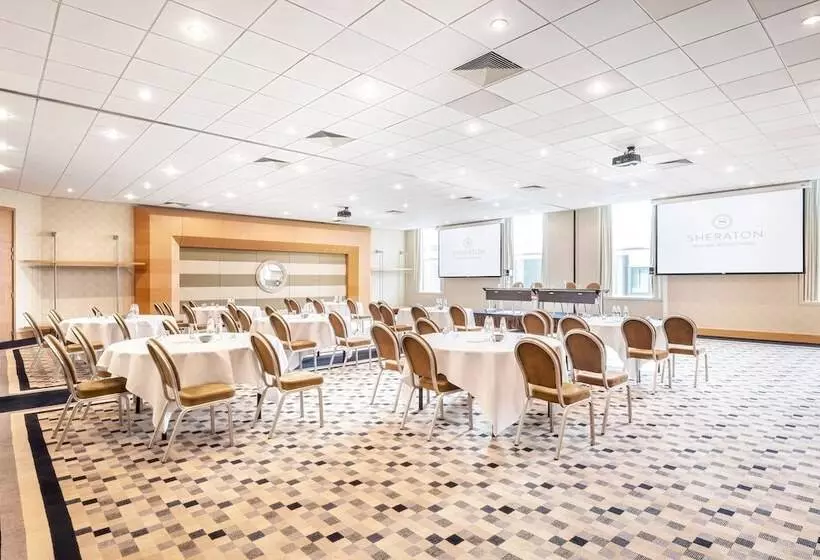 ホテル Sheraton Brussels Airport