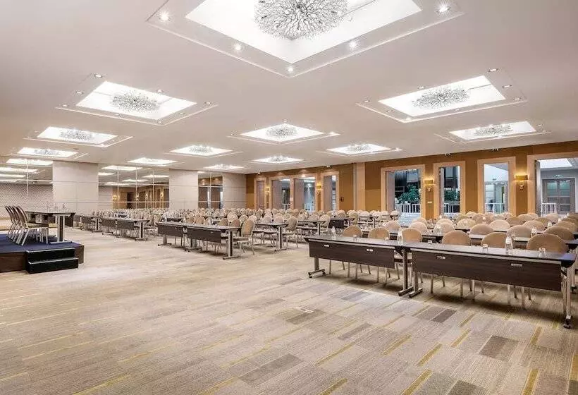 ホテル Sheraton Brussels Airport