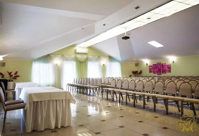 Hotelli Aleksandriya Peterhof