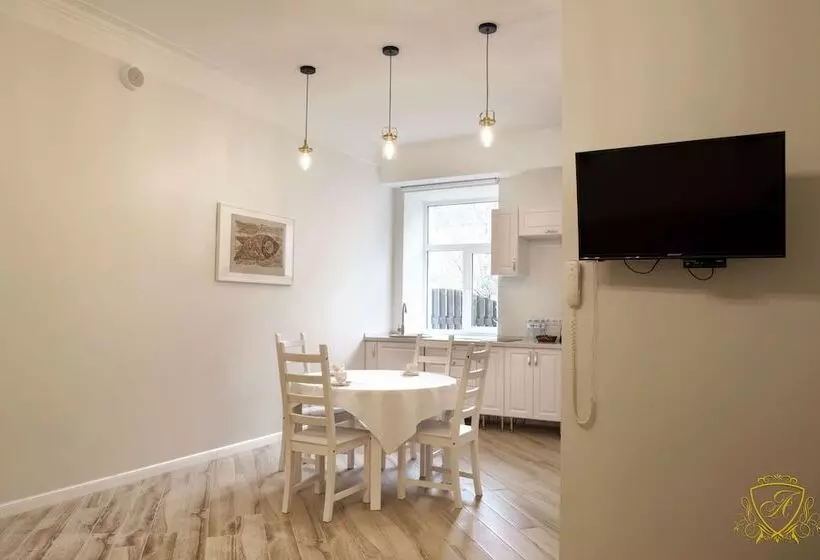 Hotelli Aleksandriya Peterhof