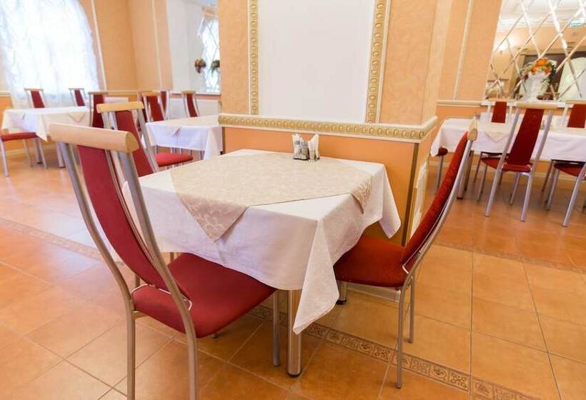 فندق Aleksandriya Peterhof