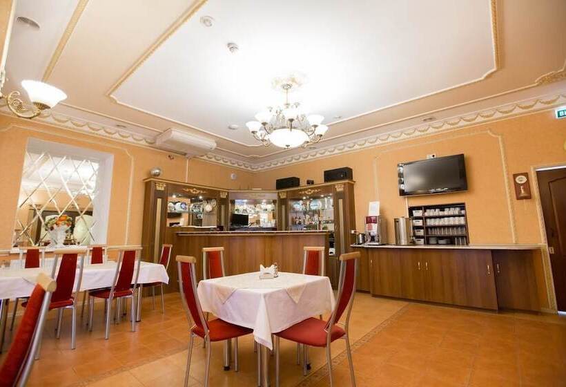 فندق Aleksandriya Peterhof