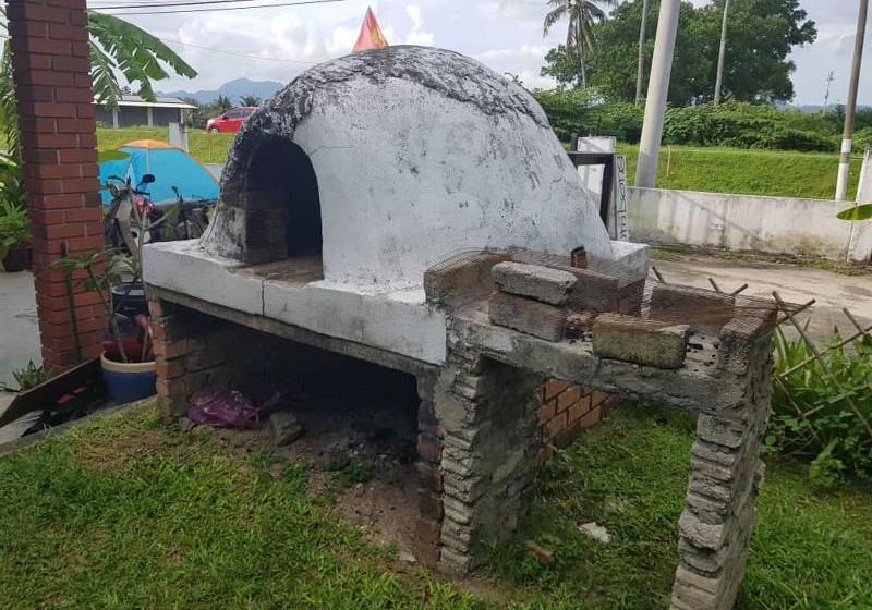 فندق Bobi's Cafe & Lodge Cenang Beach