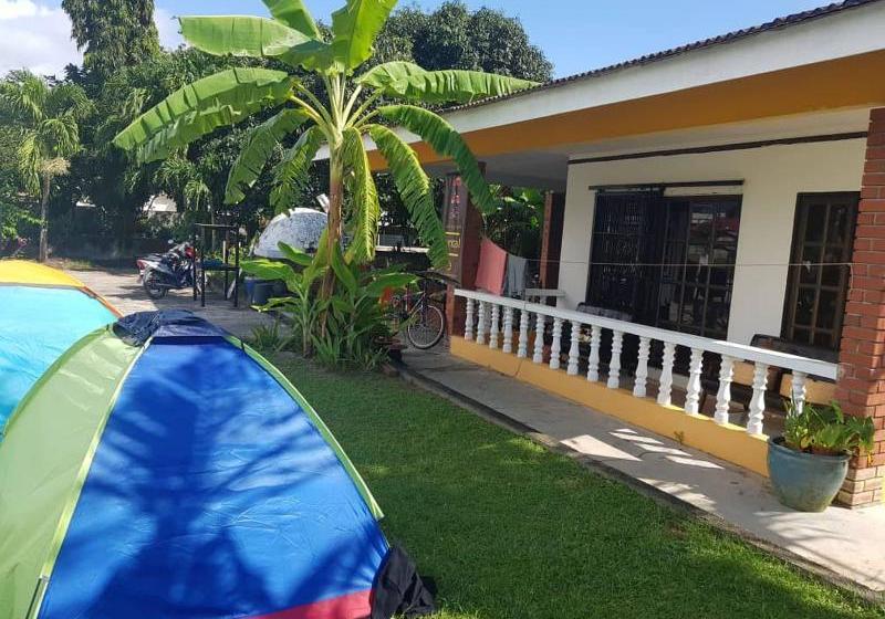 فندق Bobi's Cafe & Lodge Cenang Beach