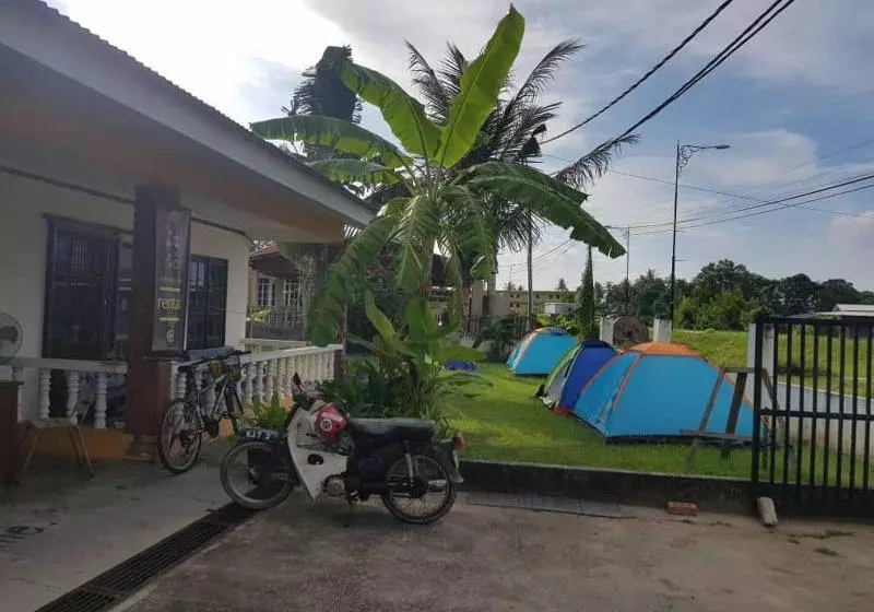 هتل Bobi's Cafe & Lodge Cenang Beach
