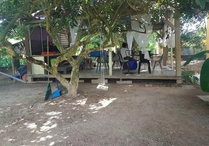 هتل Bobi's Cafe & Lodge Cenang Beach