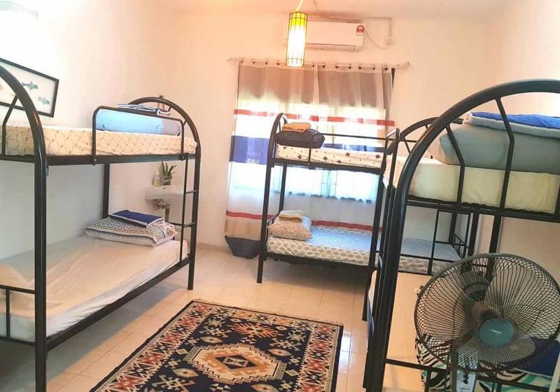 فندق Bobi's Cafe & Lodge Cenang Beach