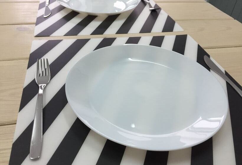 فندق Like Hostel