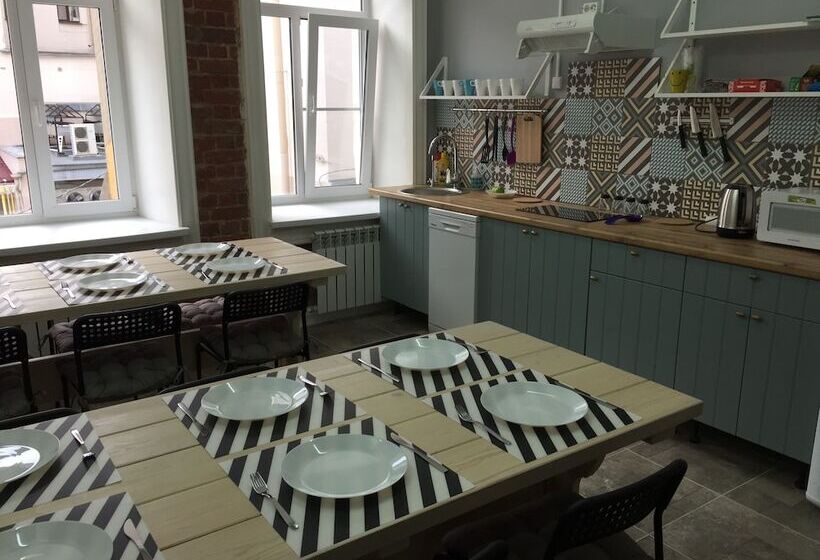 فندق Like Hostel