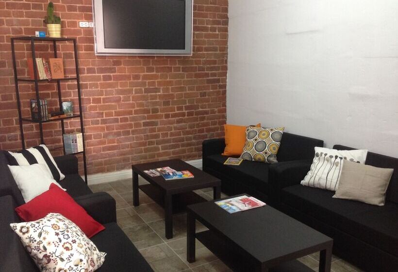 فندق Like Hostel