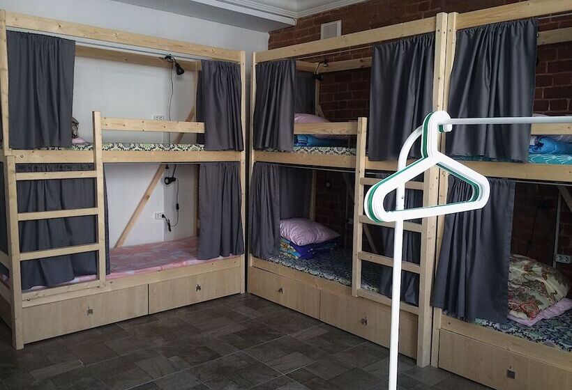 فندق Like Hostel