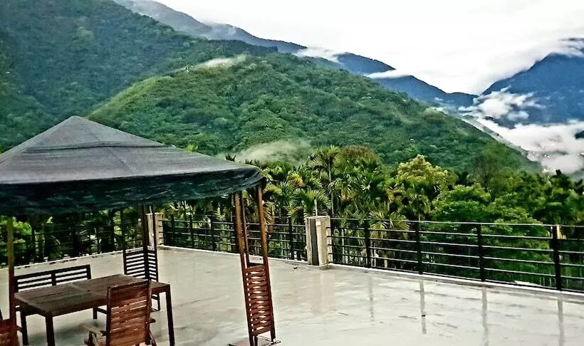 هتل Tabakai Bed And Breakfast