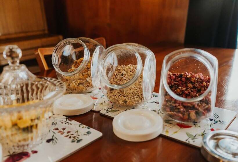 בית מלון כפרי Tongariro Crossing Lodge