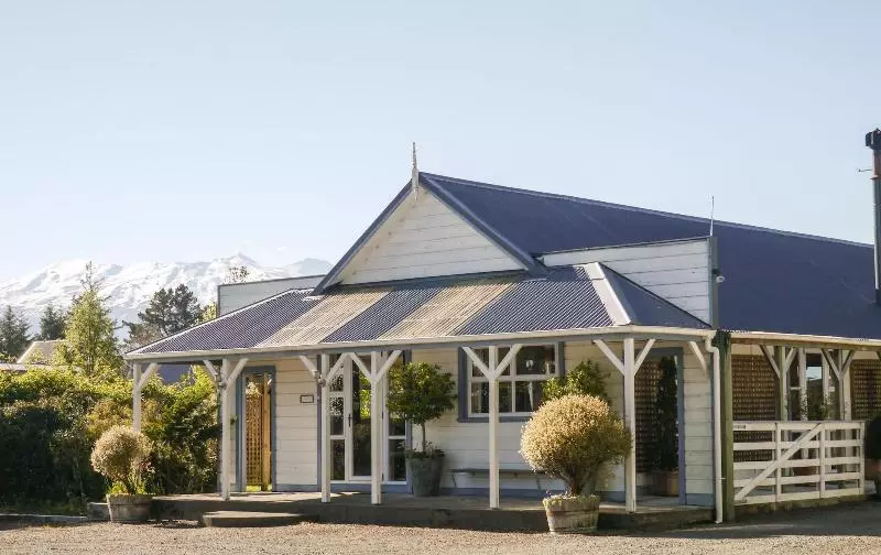 ホテル Tongariro Crossing Lodge