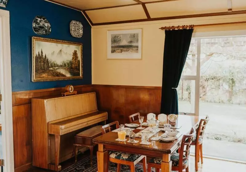 ホテル Tongariro Crossing Lodge