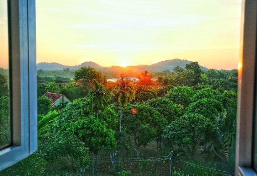 هتل Ven Song Riverside