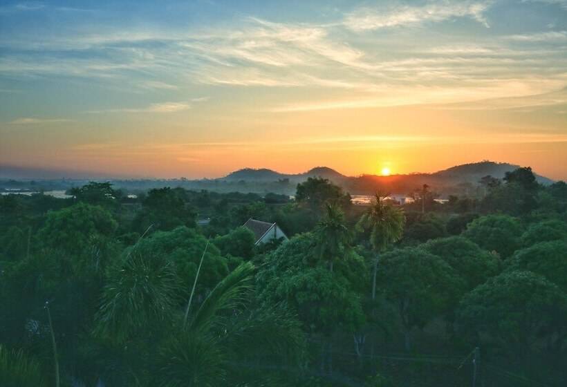 هتل Ven Song Riverside