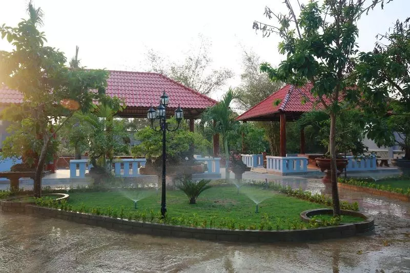 هتل Ven Song Riverside