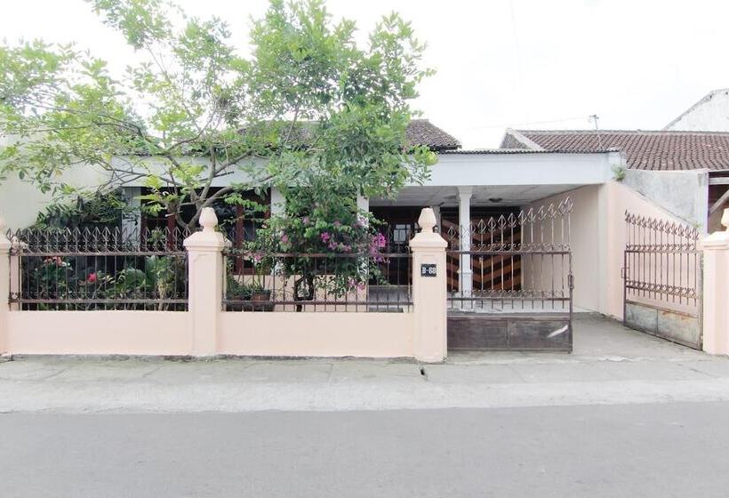 酒店 Wisma Sarjana Syariah  Khusus Putri