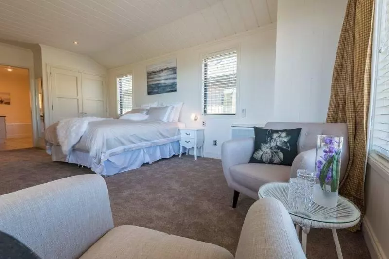 Accolades Boutique Hotel