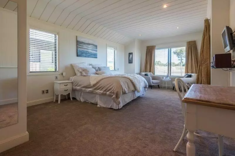Accolades Boutique Hotel