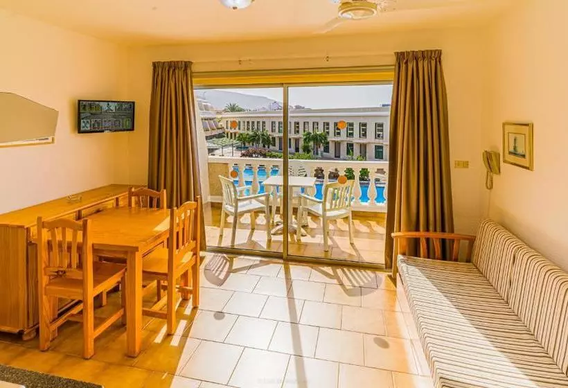 Apartamentos Charco Del Conde