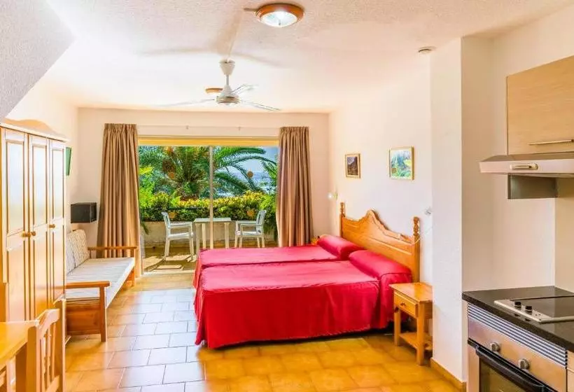 Apartamentos Charco Del Conde