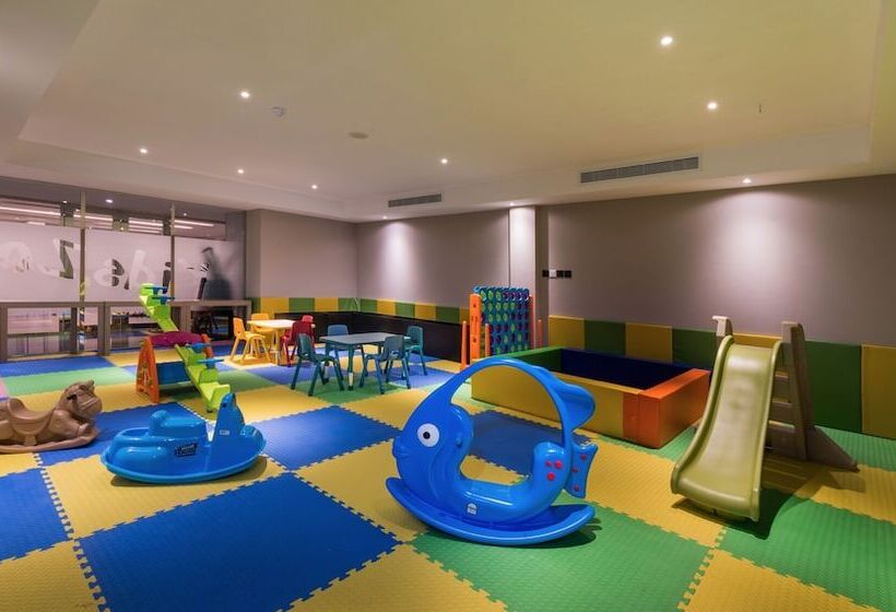 Отель Boudl Al Corniche