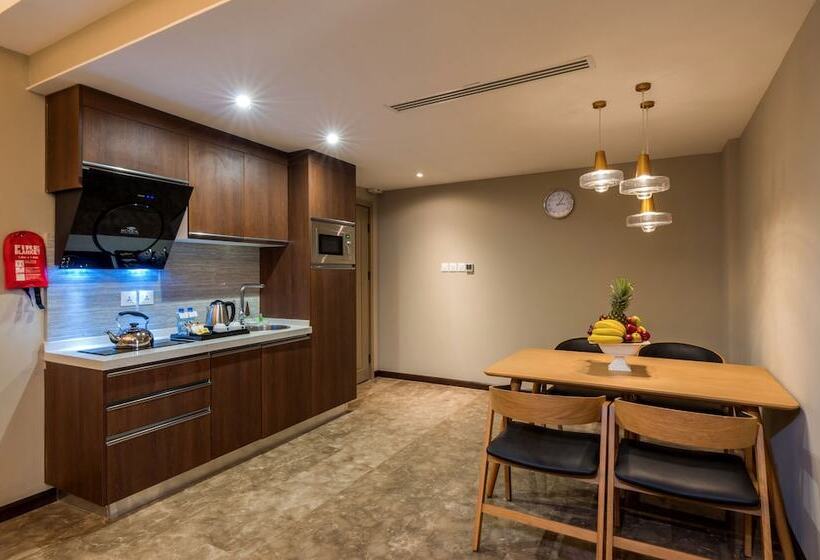 Отель Boudl Al Corniche