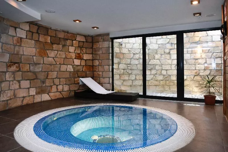 هتل Four Points By Sheraton Kolasin