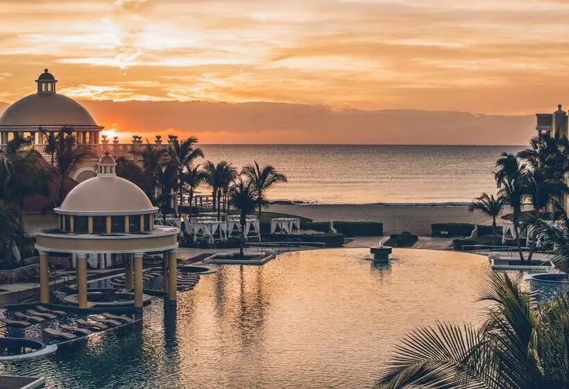 ホテル JOIA Paraíso by Iberostar - Adults Only