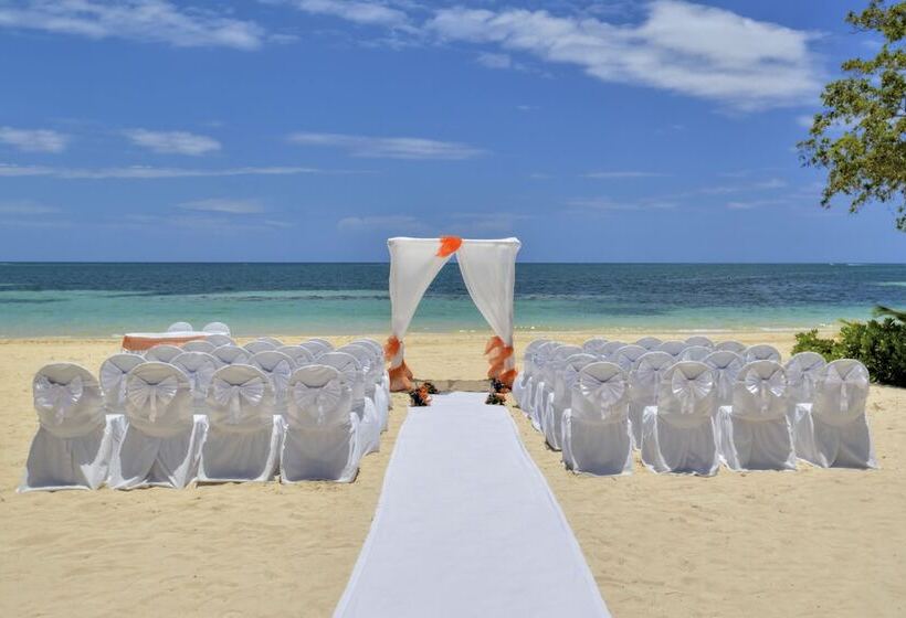 هتل Iberostar Selection Rose Hall Suites