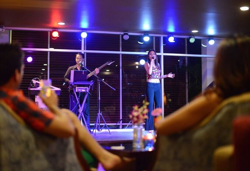 Independence Hotel Resort & Spa