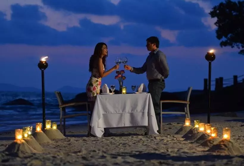 Independence Hotel Resort & Spa