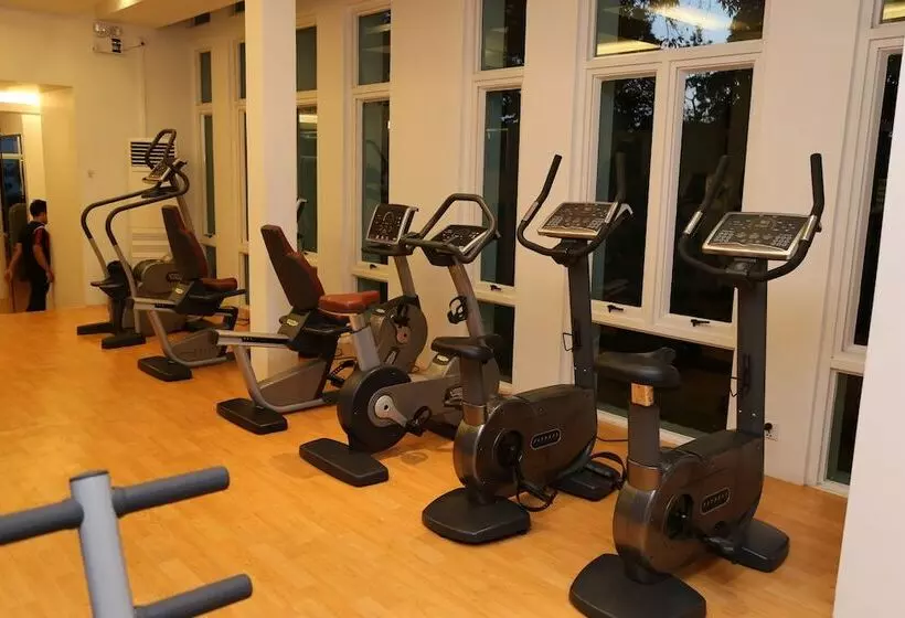 Independence Hotel Resort & Spa