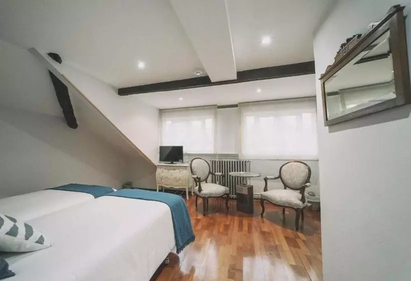 هتل La Casona De Amandi