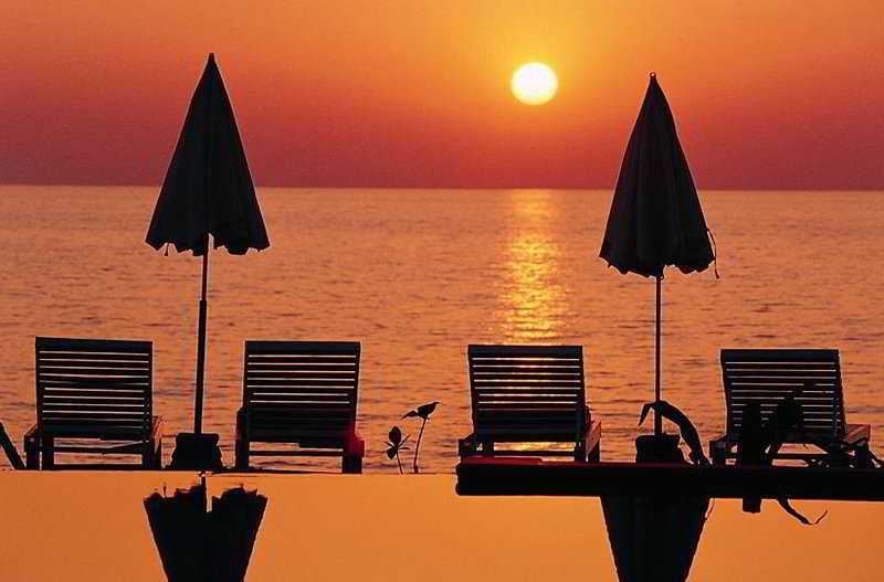 בית מלון כפרי Lanta Casuarina Beach Resort   Sha Plus