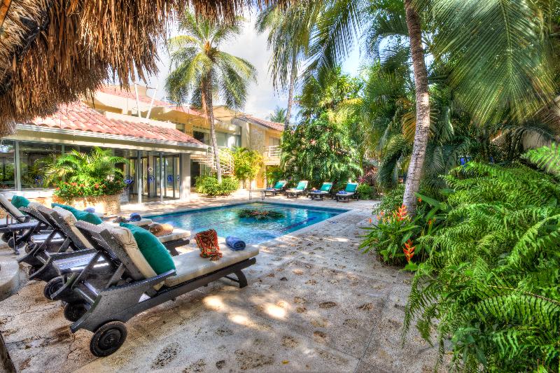 هتل Santorini Express Y Cabañas