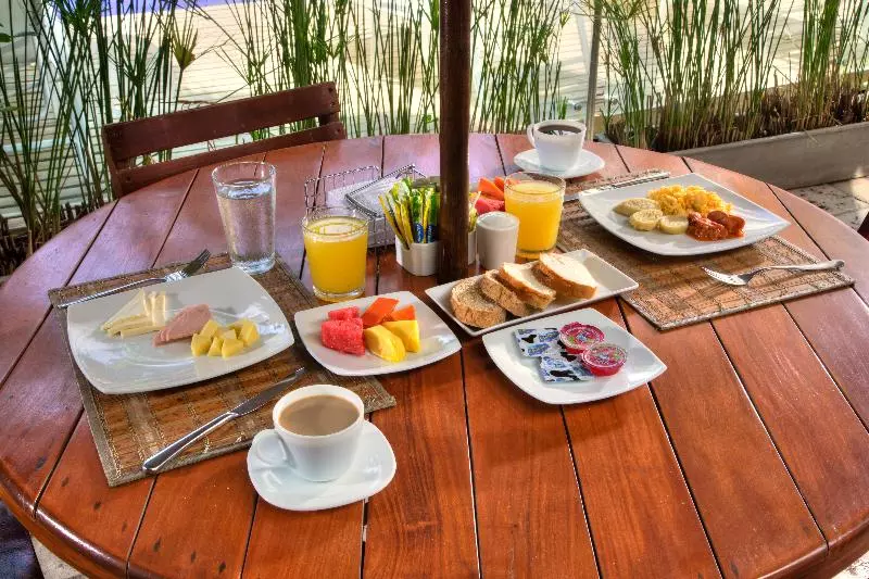 Otel Santorini Express Y Cabañas