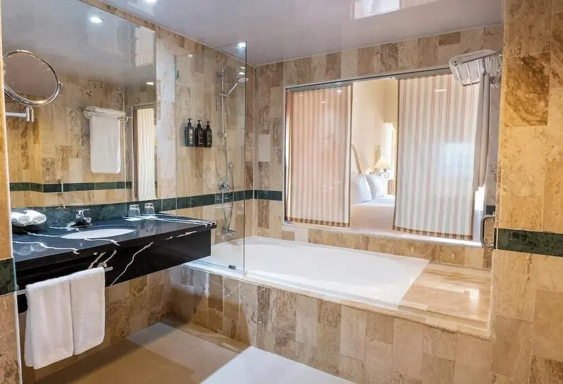 استراحتگاه Eurostars Grand Cayacoa