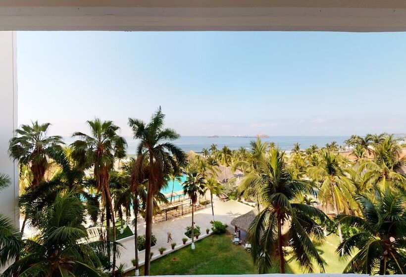 استراحتگاه Park Royal Beach Ixtapa All Inclusive