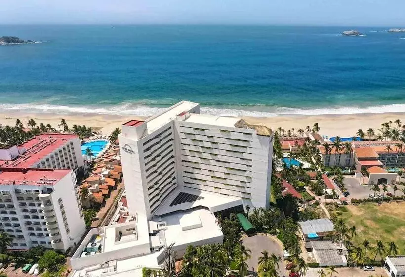אתר נופש Park Royal Beach Ixtapa All Inclusive