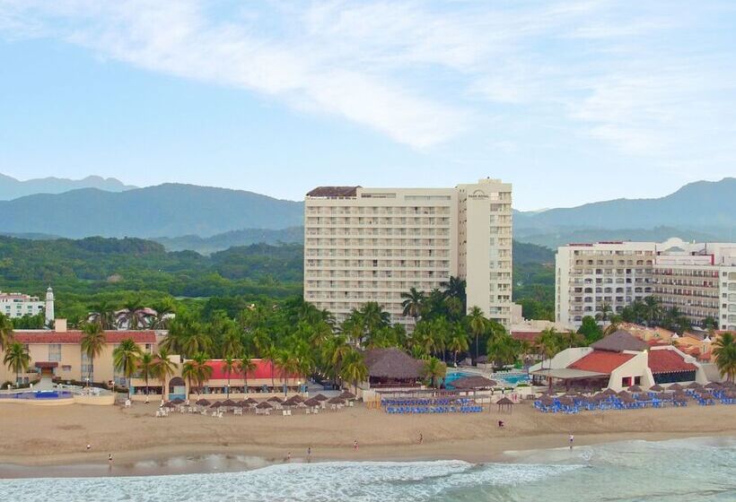 استراحتگاه Park Royal Beach Ixtapa All Inclusive