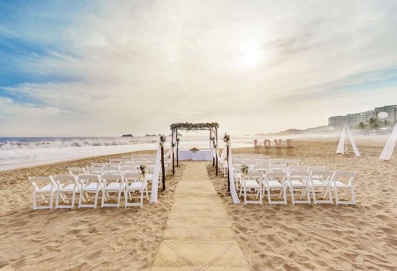 استراحتگاه Park Royal Beach Ixtapa All Inclusive