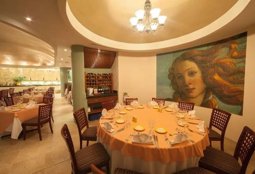 אתר נופש Park Royal Beach Ixtapa All Inclusive