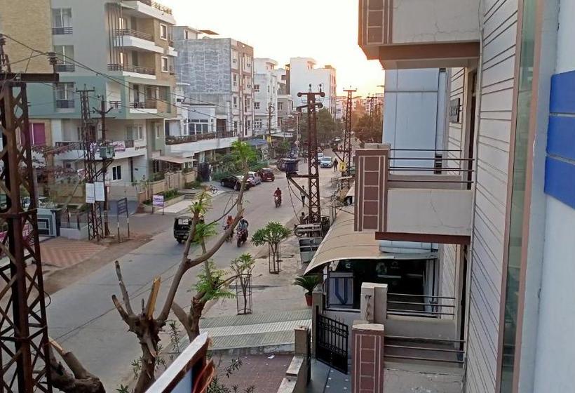 هاستل Shabnam Residency