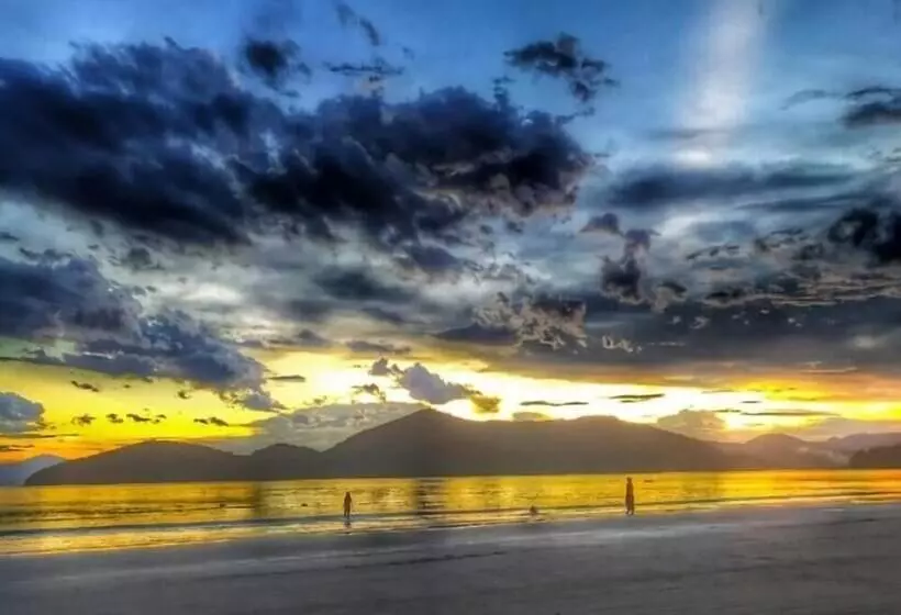 تختخواب و صبحانه Pousada Ub   Praia