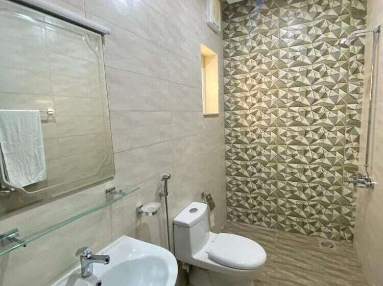 تختخواب و صبحانه Continental Boutique House