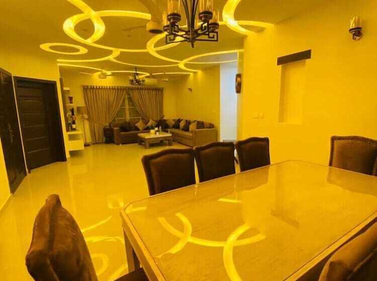 تختخواب و صبحانه Continental Boutique House